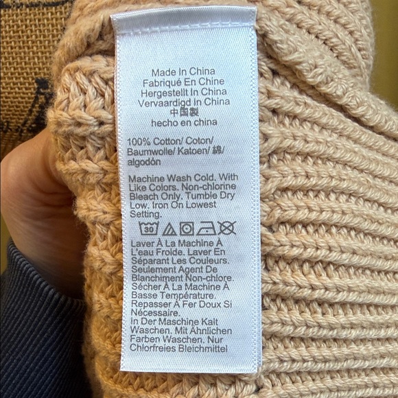 NWT J. Crew Relaxed Rollneck Sweater Sandy Beach Sz XS - Picture 5 of 5